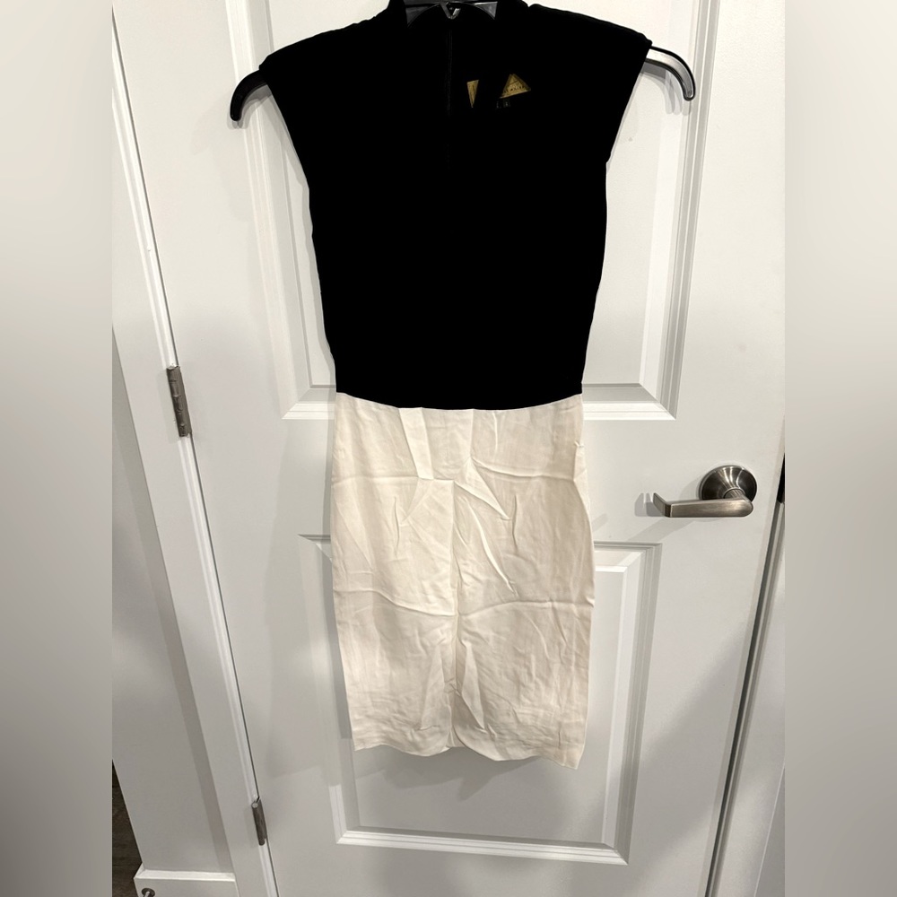 Nicole Miller, Cream Black dress, with keyhole, Size 2
